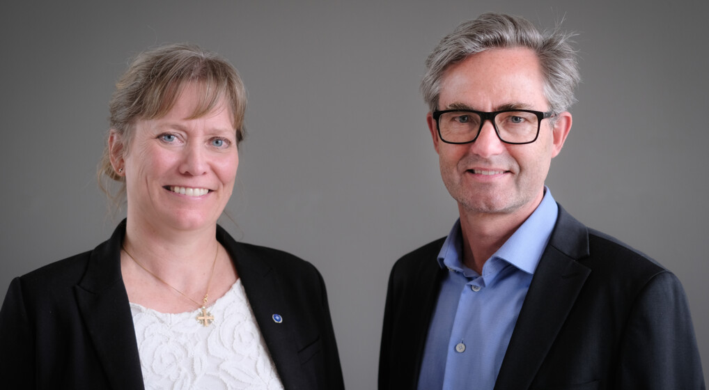 Billede af bispekandidaterne Ulla Thorbjørn Hansen og Rasmus Nøjgaard til bispevalget i Roskilde stift.