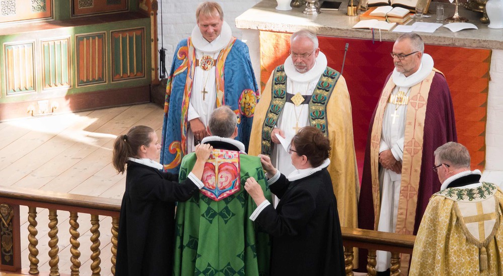 Biskop over Grønlands stift, Sofie Petersen læser fra Bibelen