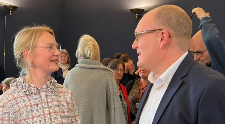 Bispekandidaterne Dorthe Ahlburg Tofte-Hansen og Mads Davidsen i samtale